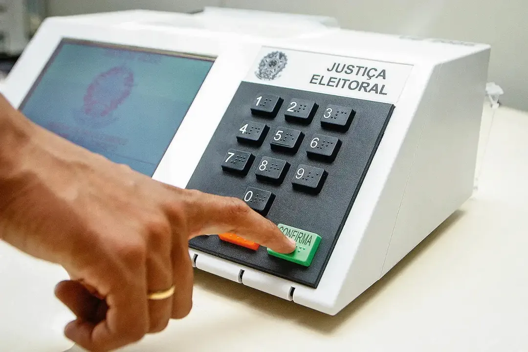 Confira a coluna desta sexta-feira