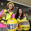 Mototaxistas e motofretistas recebem EPIs e certificação em Feira imagem