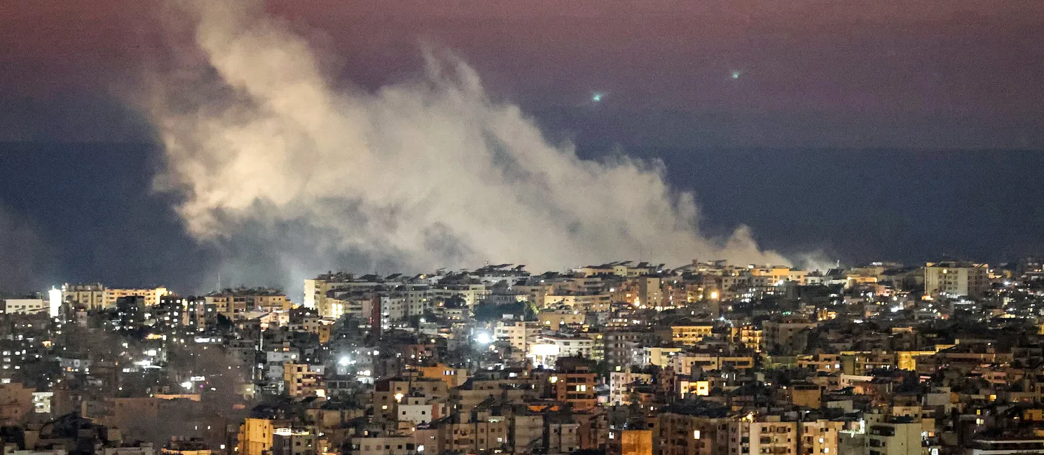 Os Estados Unidos e Israel iniciaram no sábado, 28, uma série de ataques contra o Irã