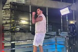 Cantor celebra aniversário com corrida noturna em Feira de Santana - Imagem