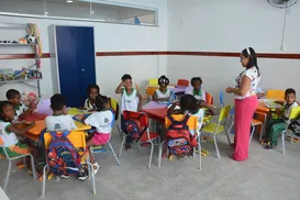 Professores de Feira de Santana terão aumento de 5,4% no salário - Imagem