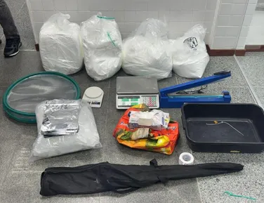 Mulher é flagrada com cerca de 70kg de cocaína em Feira de Santana - Imagem