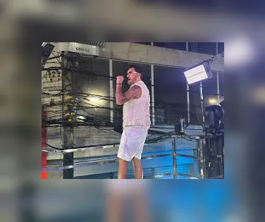 Cantor celebra aniversário com corrida noturna em Feira de Santana - Imagem