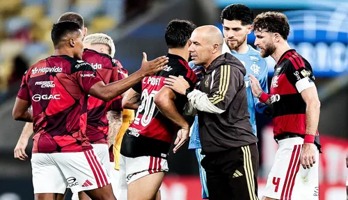 Leonardo Jardim cumprimentando jogadores do Flamengo