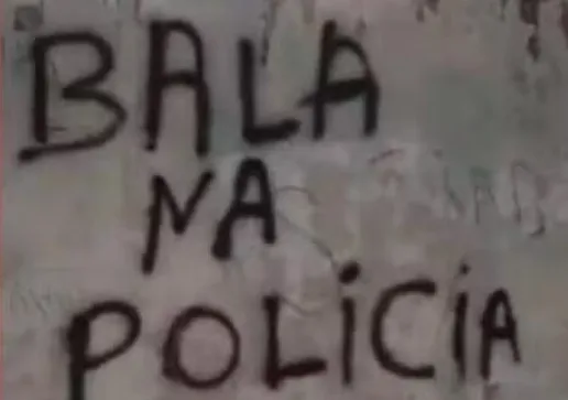 Pichação com a frase “Bala na Polícia” é encontrada em muro