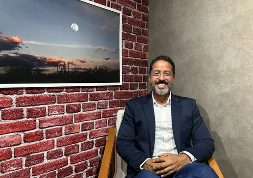 Deyvid Bacelar, traçou diagnóstico alarmante sobre como conflito entre Israel, EUA e Irã