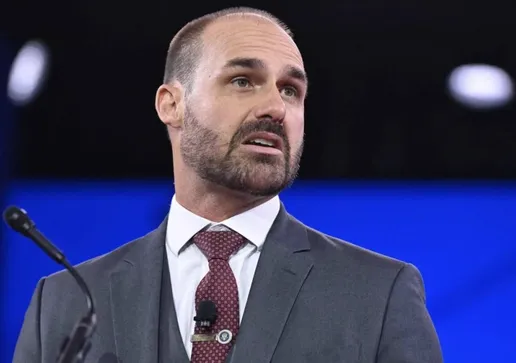 O ex-presidente Jair Bolsonaro está preso na Papudinha, em Brasília