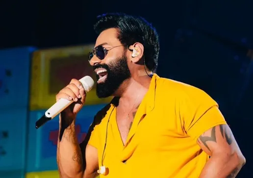 Emocionada, Liniker agradeceu a honraria e enalteceu Salvador