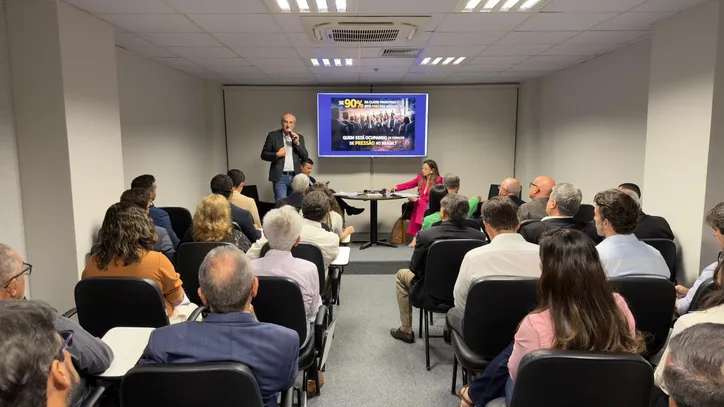 Lideranças empresariais debatem integração do VLT com o comércio