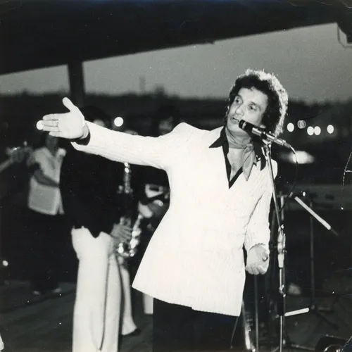 Roberto Carlos em show no Esporte Clube Periperi em 1977