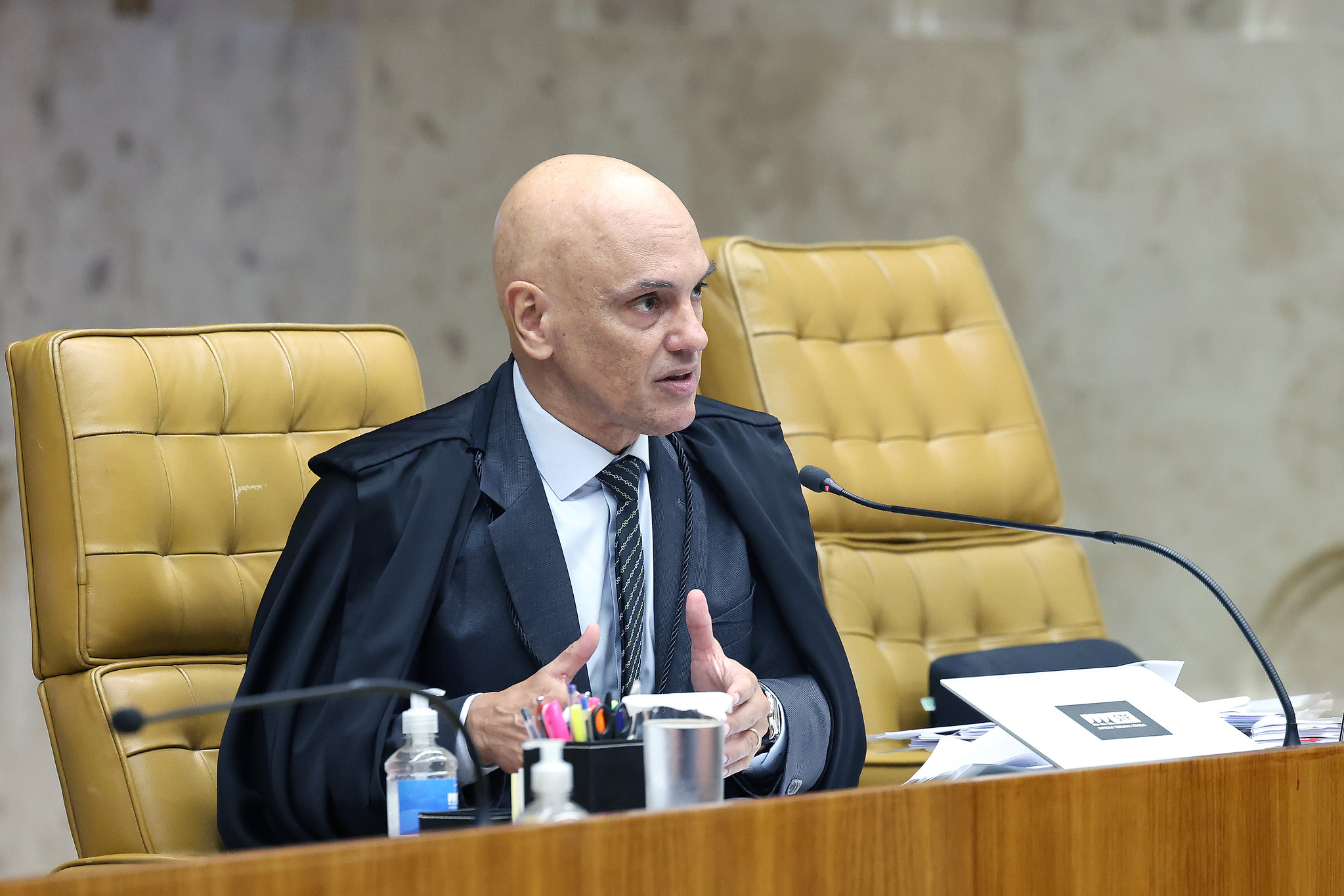 Alexandre de Moraes manda soltar 18 idosos do 8 de Janeiro de uma vez