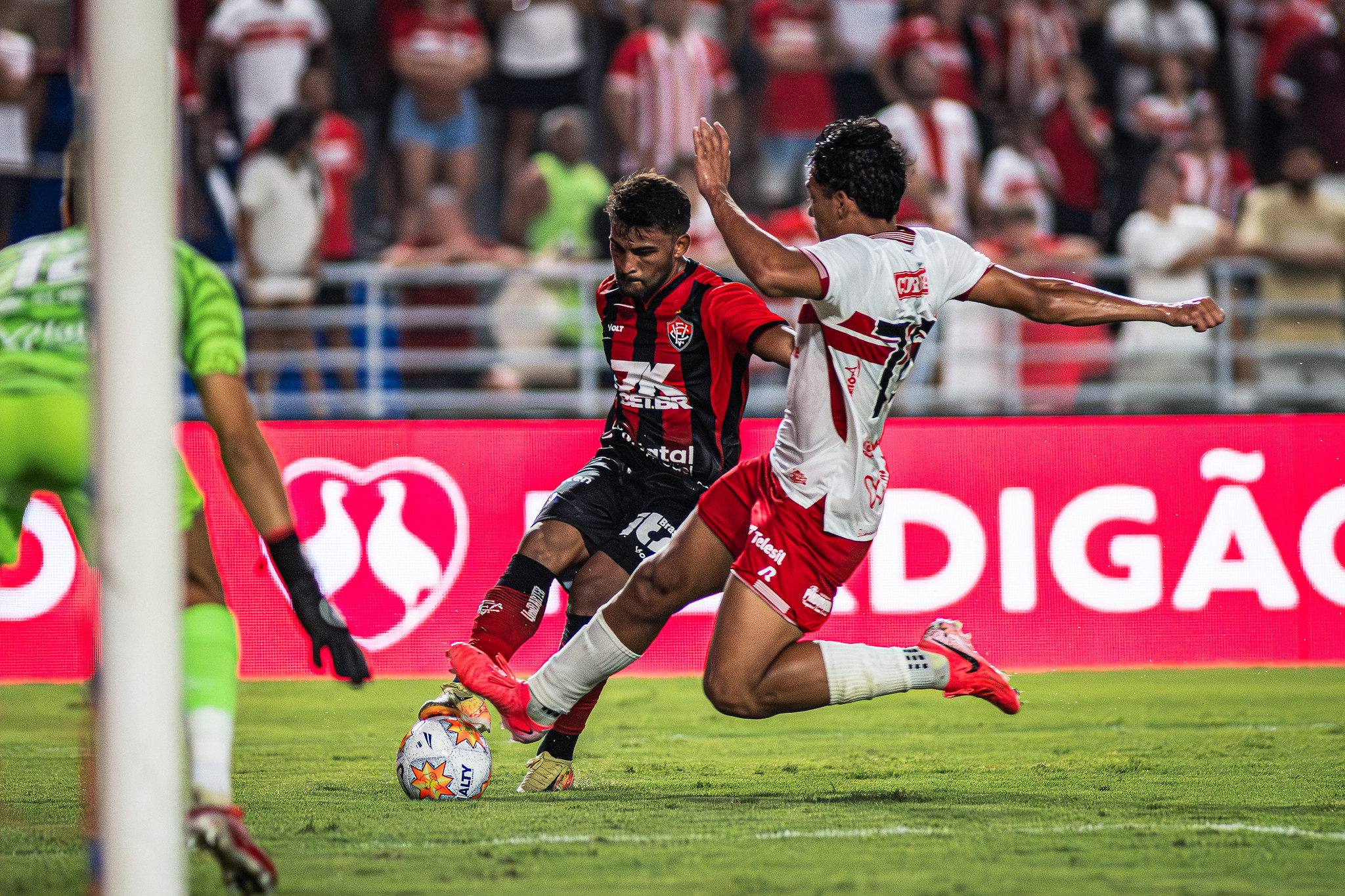 CRB x Vitória: onde assistir, arbitragem, escalações e desfalques