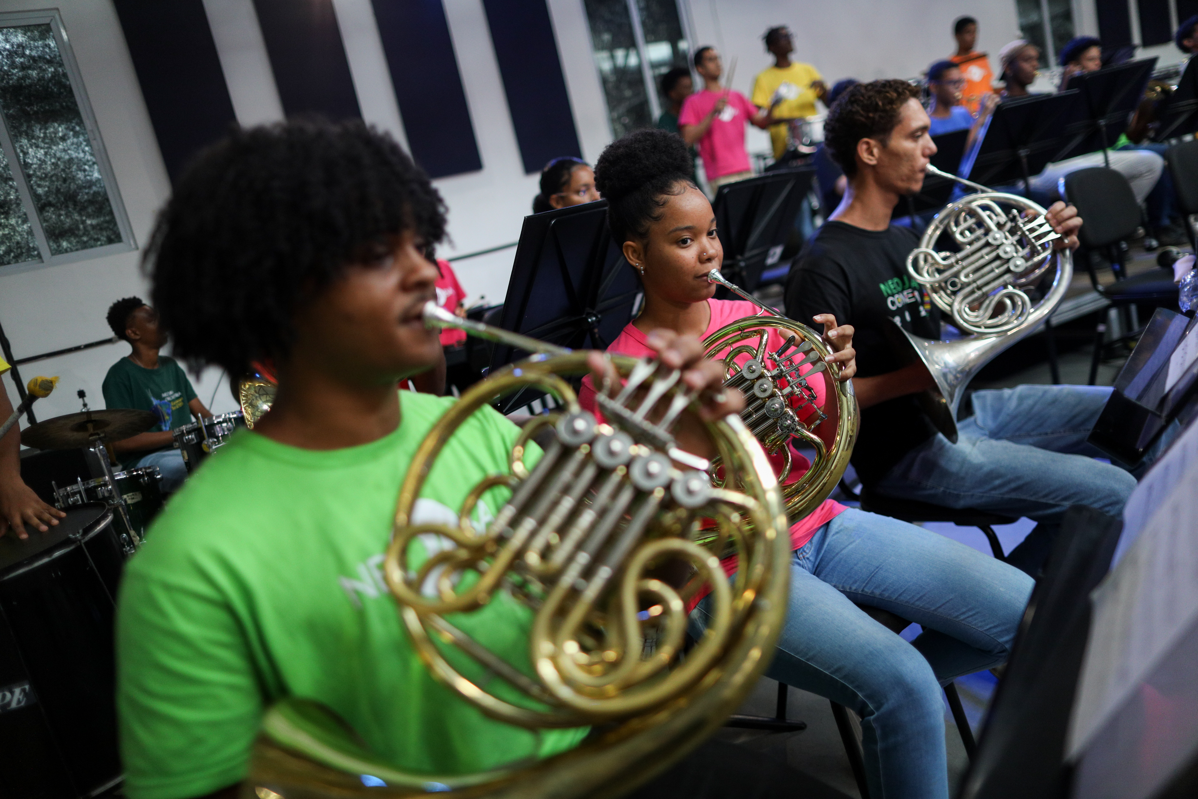 Orquestra elétrica: Neojiba e BYD conectam música e mobilidade 🌍⚡