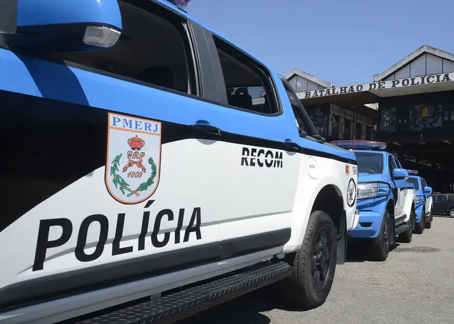 PMs são presos após assaltarem ônibus fardados e roubarem 11 celulares
