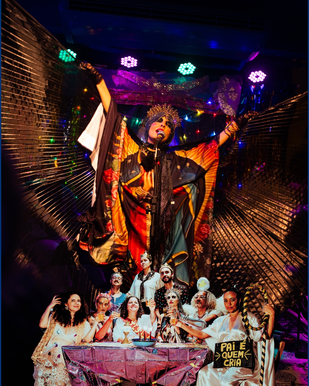 Show ‘Santo Seio’, de mãeana, ocupa o palco do Sesc Casa do Comércio
