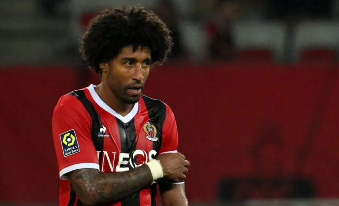 Dante em campo pelo Nice, da França