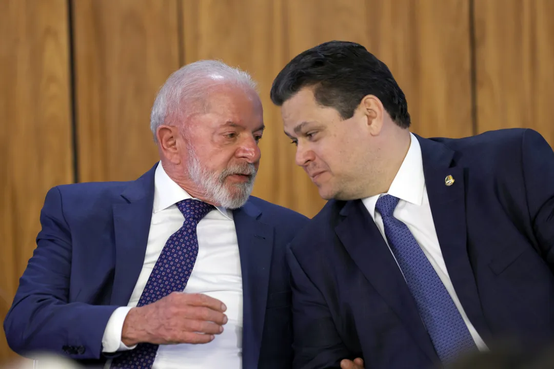 O presidente da República, Lula, e o presidente do Senado, Davi Alcolumbre