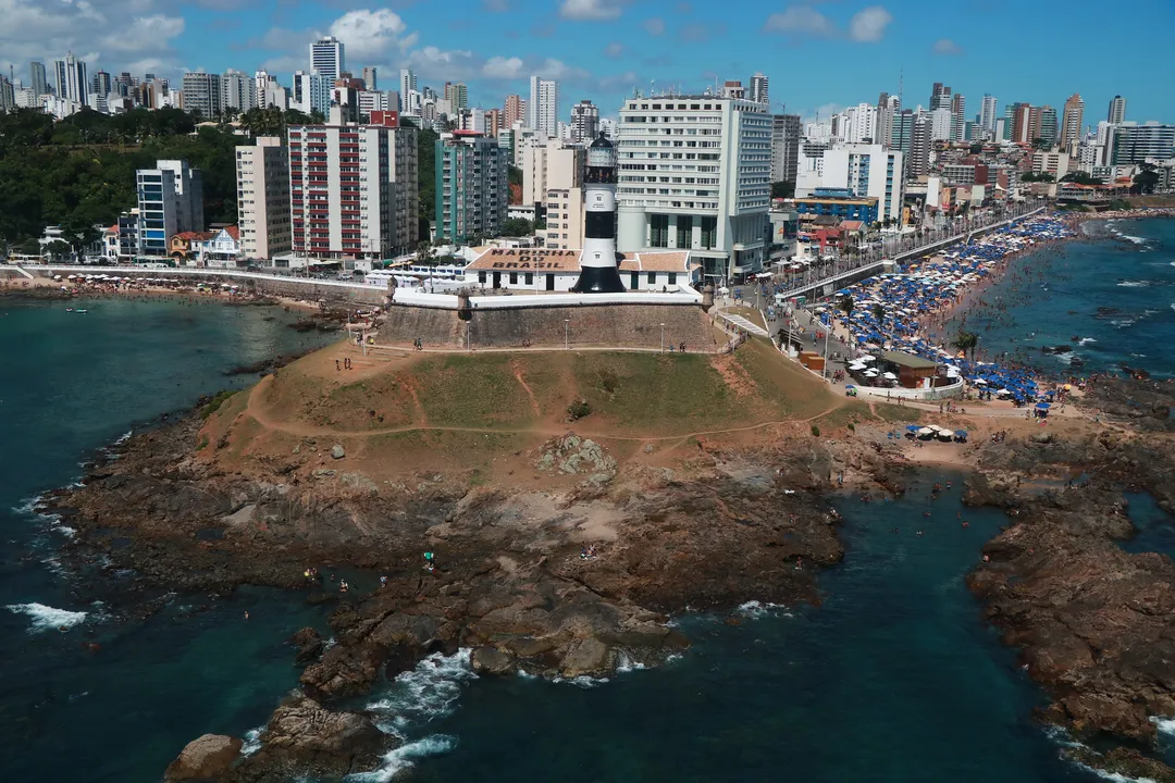 Vista área do Farol da Barra, em Salvador