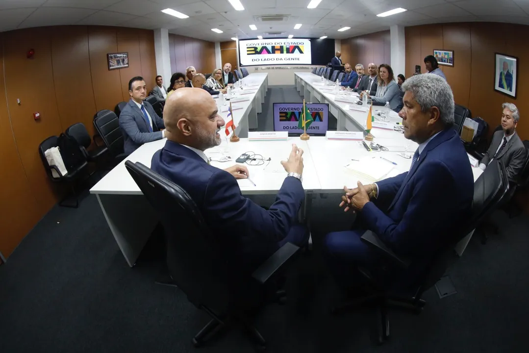 Reunião aconteceu nesta segunda-feira, 25.