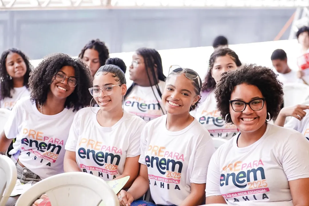 Estudantes da rede estadual recebem apoio nas escolas para garantir a inscrição no Enem 2026