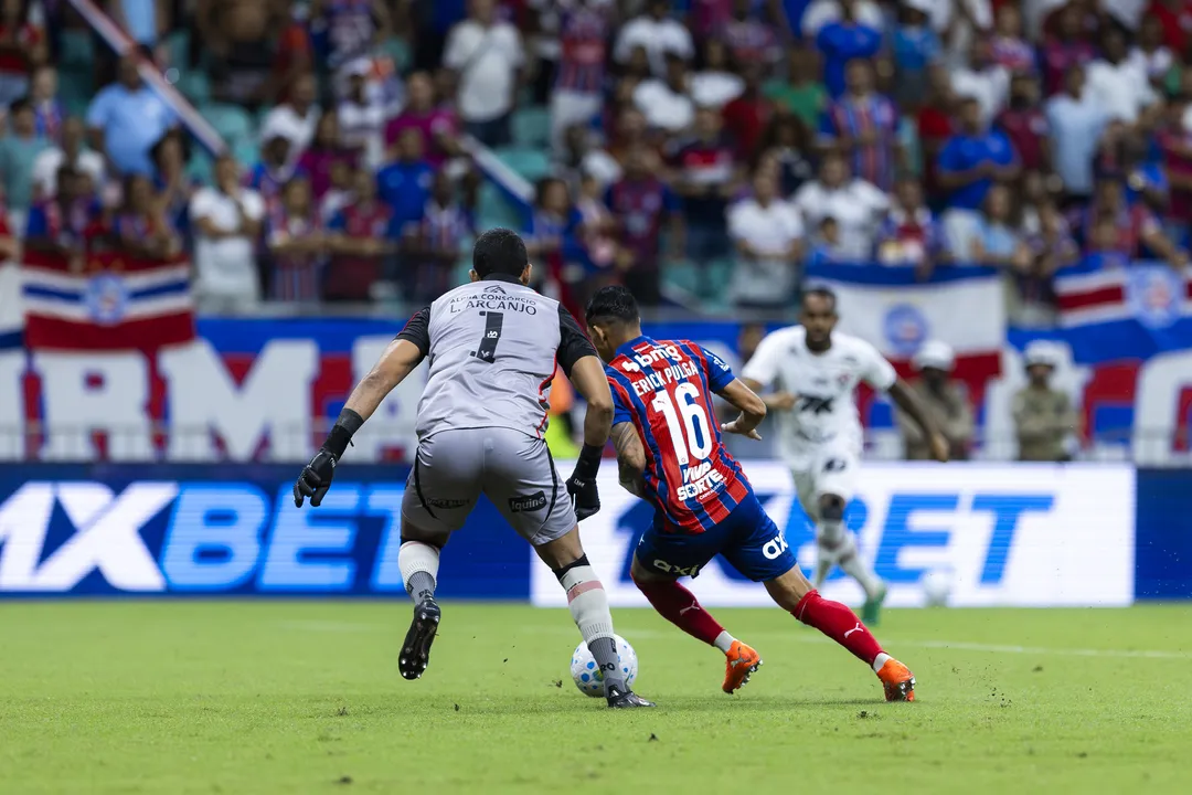 Bahia aproveita combinação de resultados para permanecer no G-6; Vitória termina a rodada mais distante da zona continental.