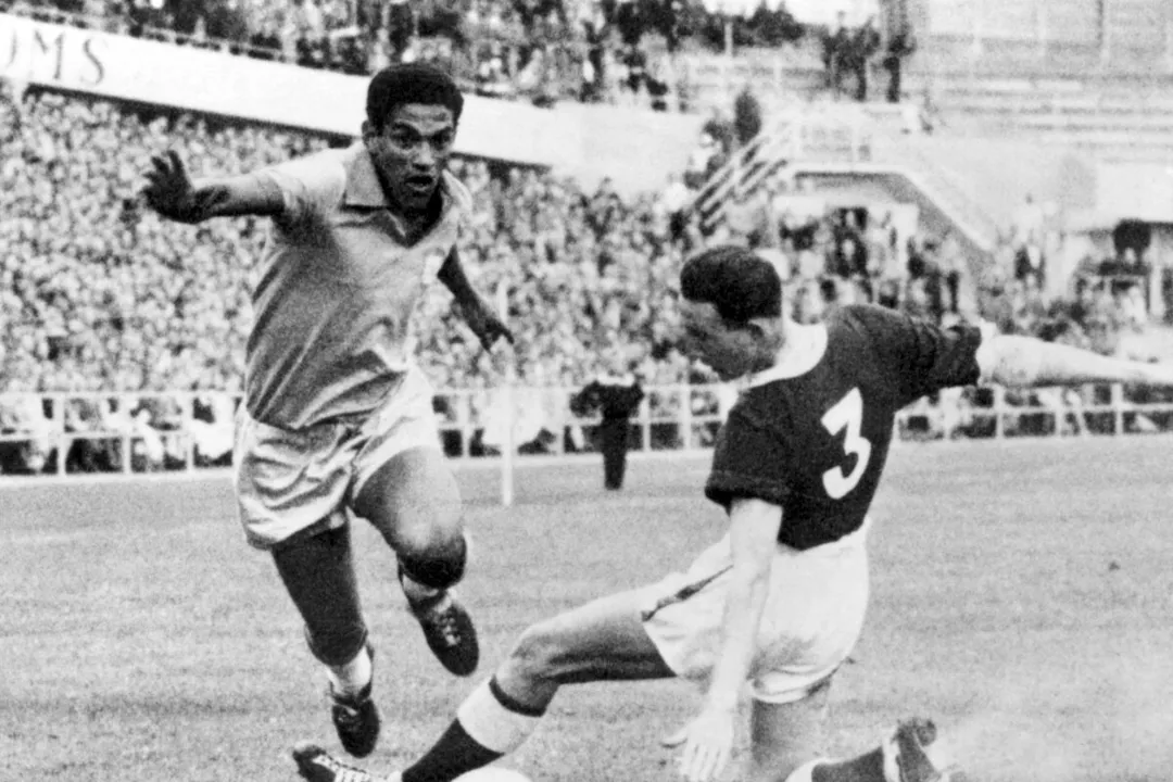 Após a conquista da Copa do Mundo de 1962, Garrincha recebeu uma proposta para defender o Tricolor de Aço.