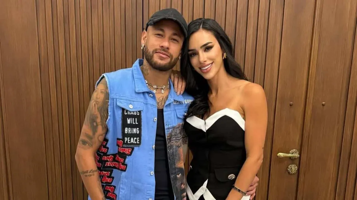 Neymar ao lado da esposa Bruna Biancardi