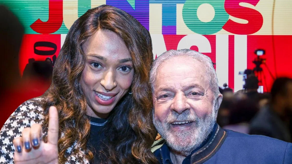 Erika Hilton ao lado de Lula em 2022