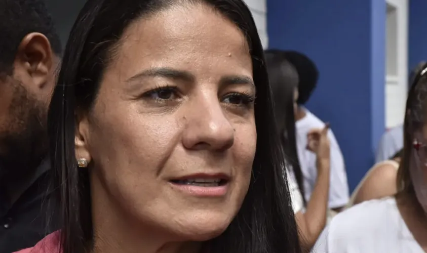 Imagem ilustrativa da imagem Ex-secretária Rowenna Brito abre o jogo sobre combate à evasão escolar