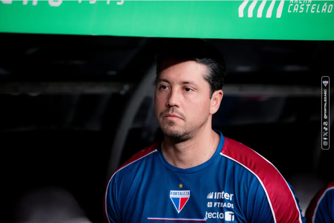 Carpini coloca Vitória como favorito e transfere pressão na final