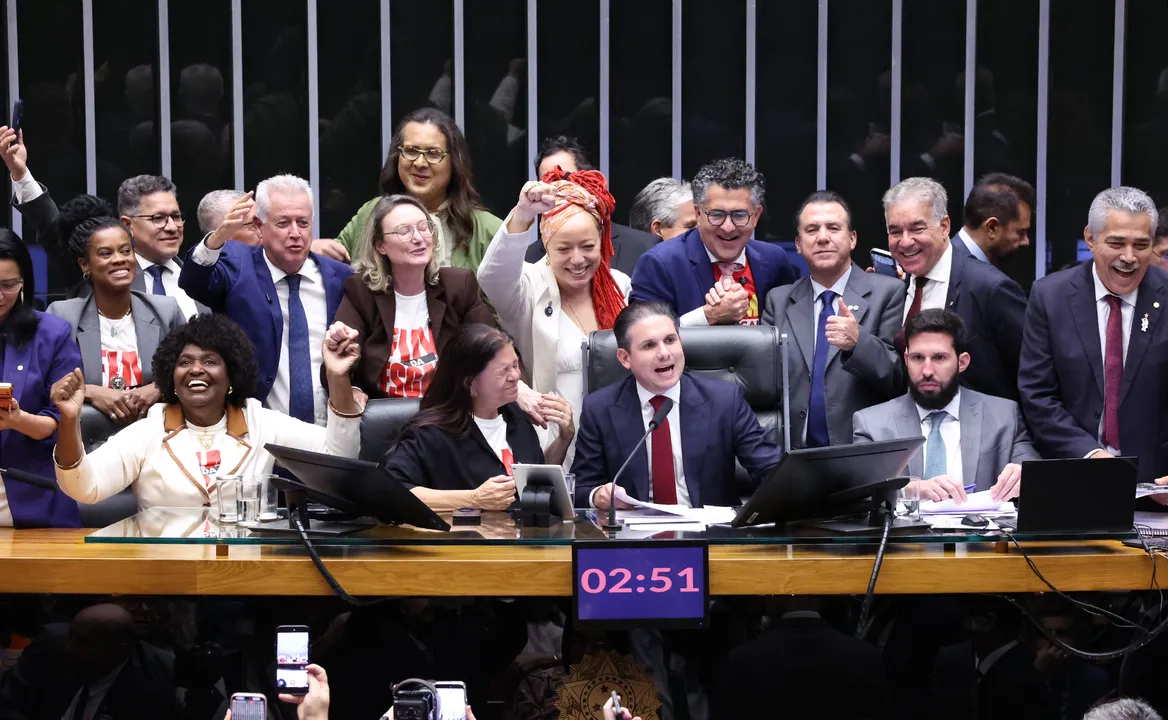 PEC do fim da escala 6x1 foi aprovada pela Câmara