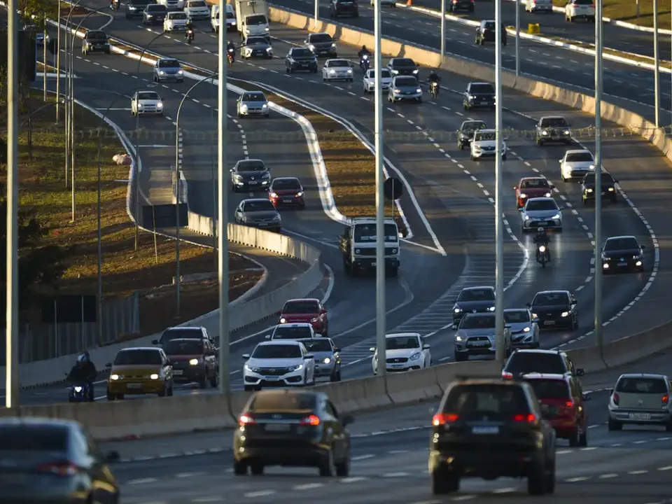 Tecnologia calcula a velocidade média