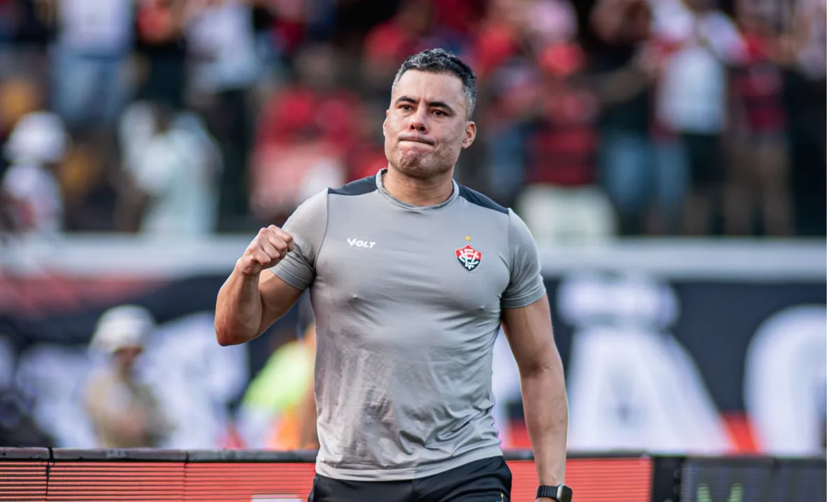Jair Ventura, técnico do Vitória