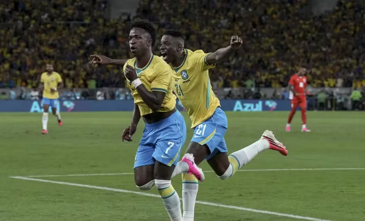 Vini Jr comemorando gol do Brasil