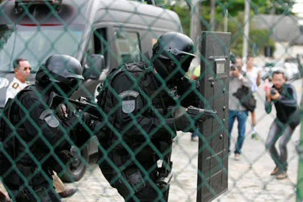 Polícia