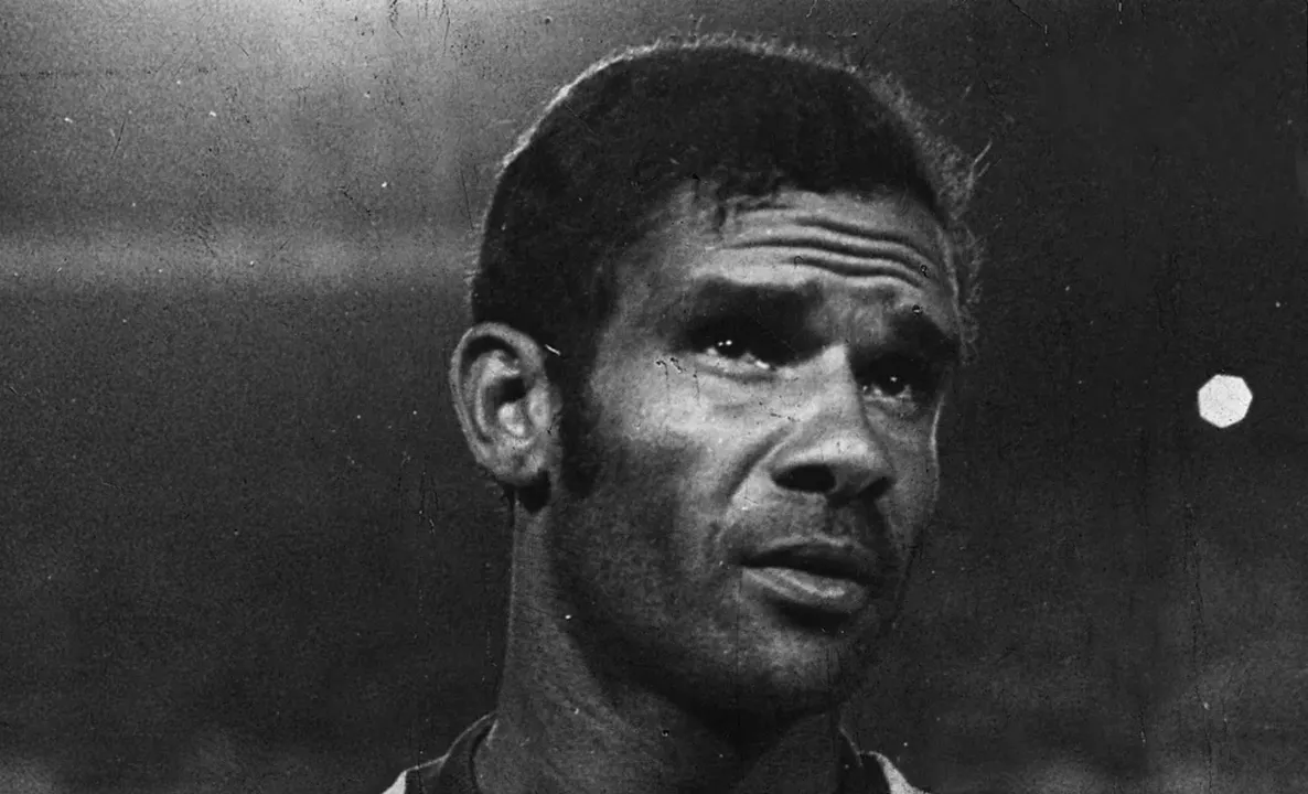 Brito, zagueiro campeão do mundo com o Brasil