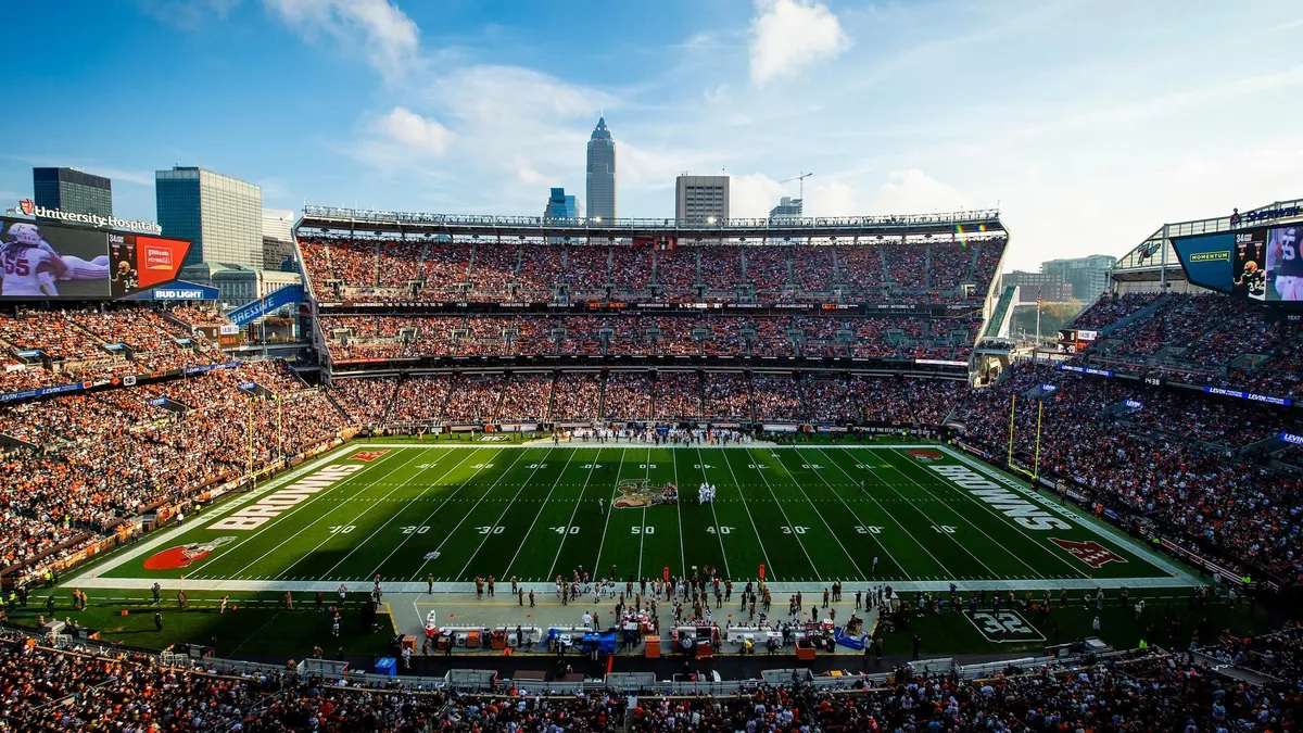 Palco do amistoso entre Brasil e Egito, o Huntington Bank Field será substituído por uma nova arena avaliada em R$ 13,5 bilhões, com inauguração prevista para 2029