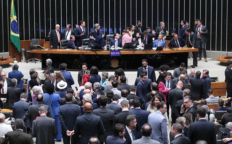 PEC recebeu 44 votos favoráveis na CCJ