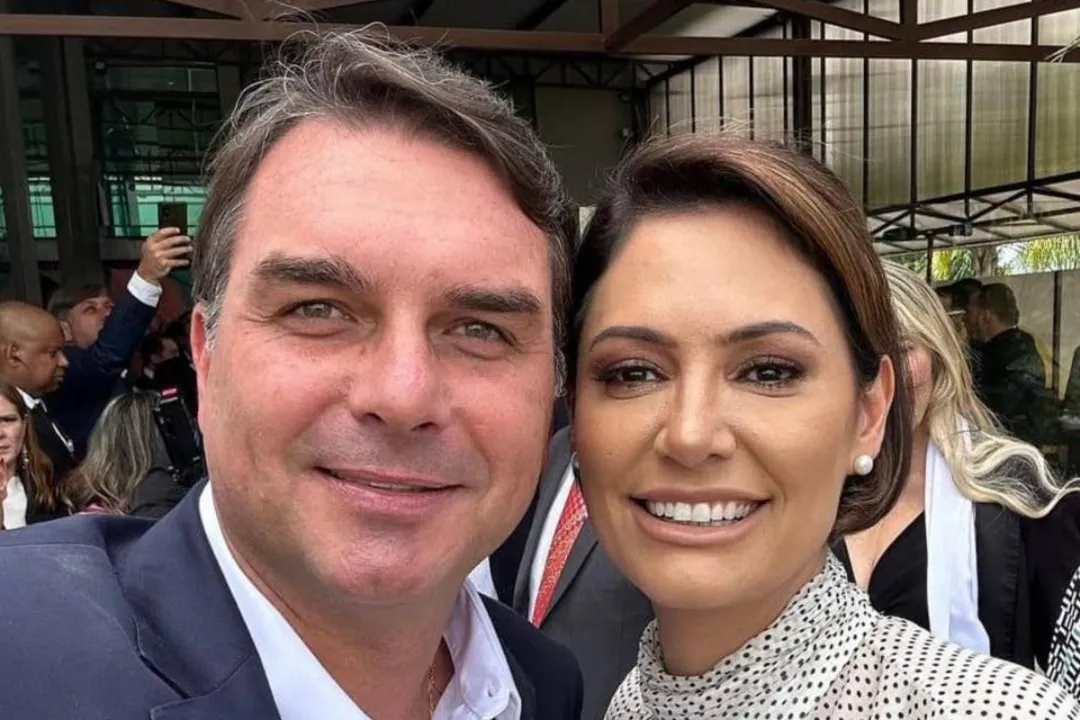 Flávio Bolsonaro e Michelle Bolsonaro