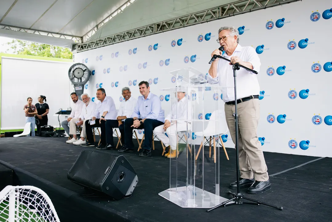 Prefeito de Camaçari, Luiz Caetano (PT), em discurso