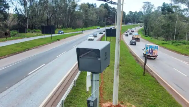 As publicações sugerem que o sistema já estaria aplicando multas automaticamente