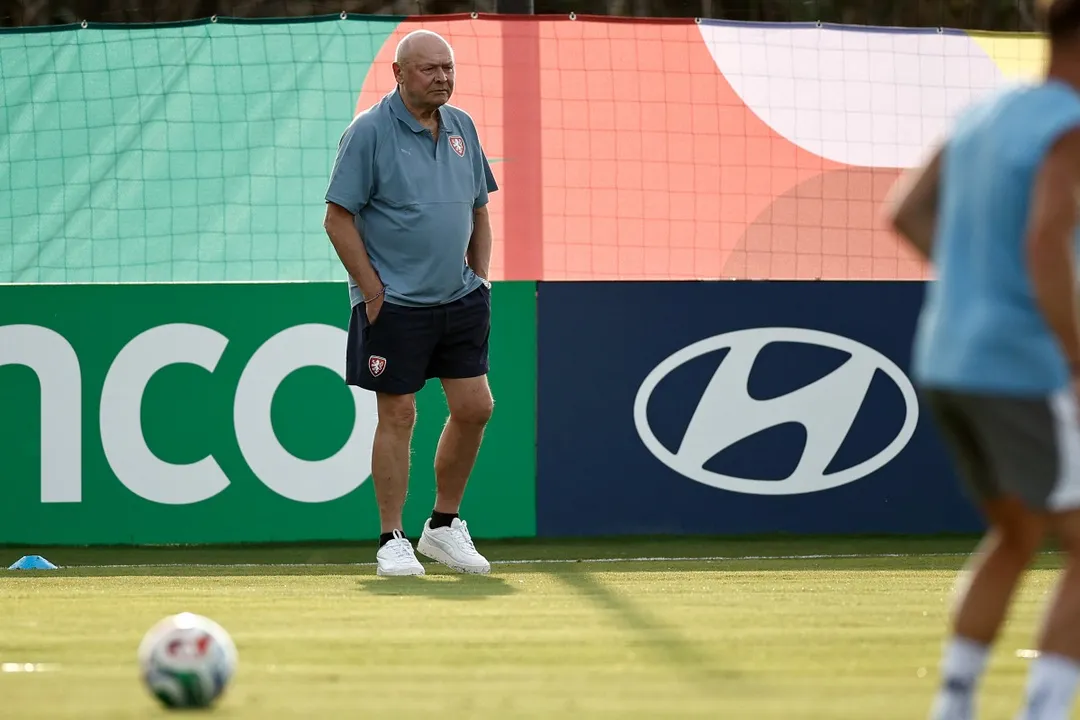 Hugo Broos, Miroslav Koubek e Dick Advocaat protagonizarão uma sequência inédita de recordes no Mundial de 2026.