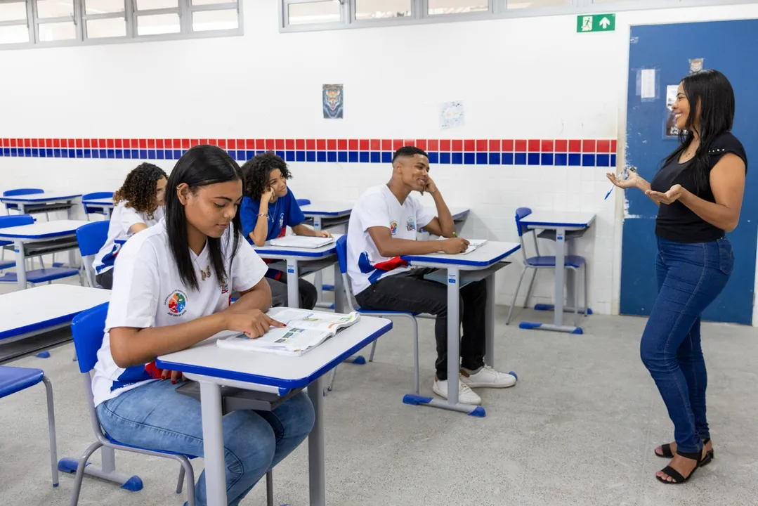 Saiu! Professores da Bahia recebem valores do piso do magistério
