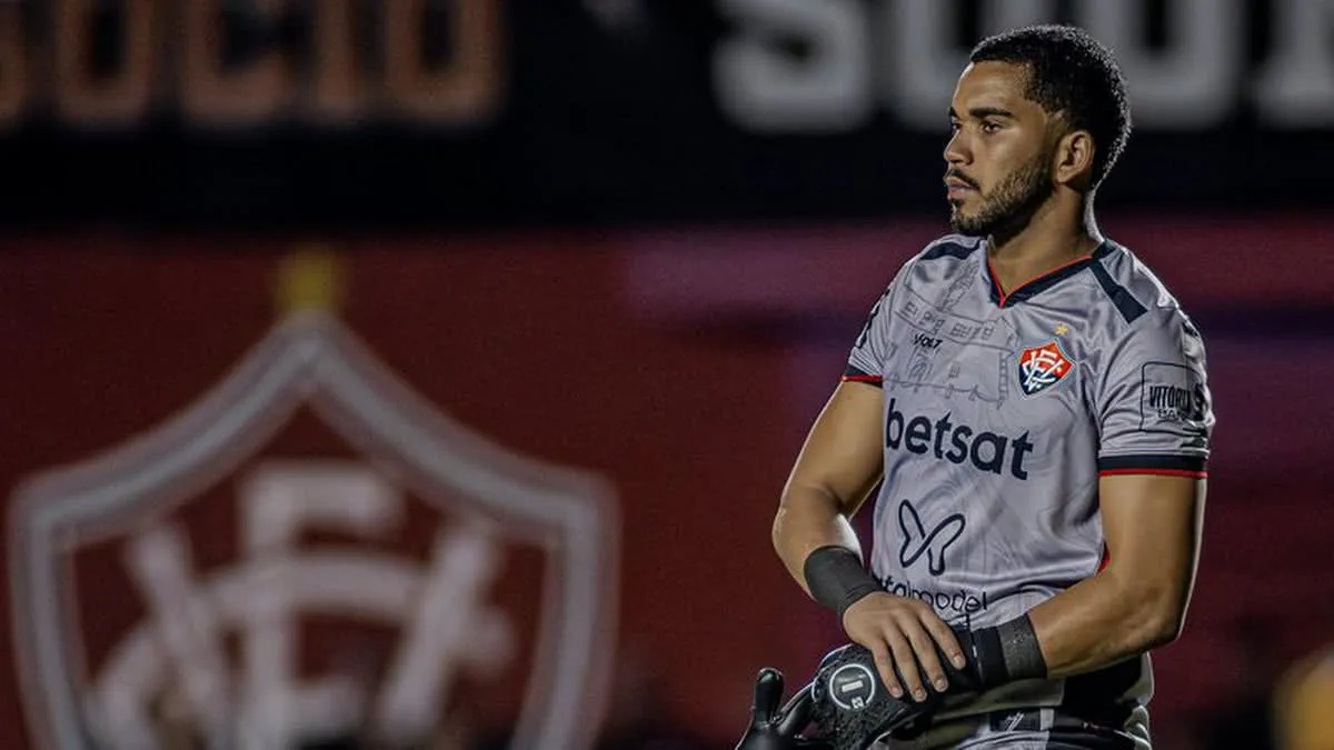 Lucas Arcanjo pelo Vitória