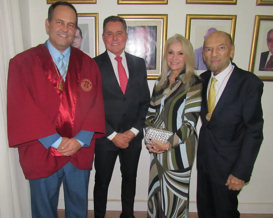 Sérgio Habib ao lado da esposa, Socorro Habib, do Desembargador José Edivaldo Rotondano e de Ricardo Maurício Soares
