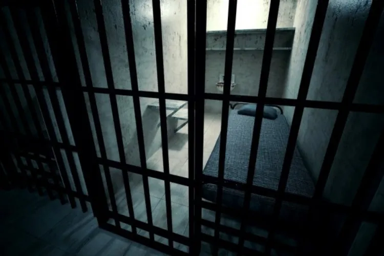 Descumprimento gera multa de R$ 10 mil por cada detento que permaneça na unidade carcerária de forma irregular | Foto: Divulgação
