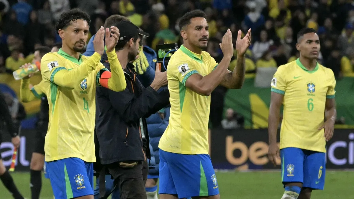 Marquinhos, Danilo e, ao fundo, Alex Sandro se consolidaram como lideranças da Seleção neste ciclo