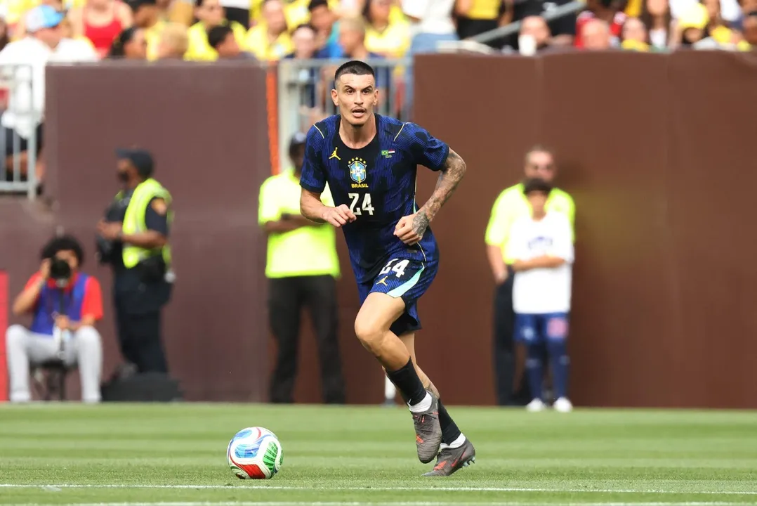 Roger Ibañez em Brasil 2x1 Egito