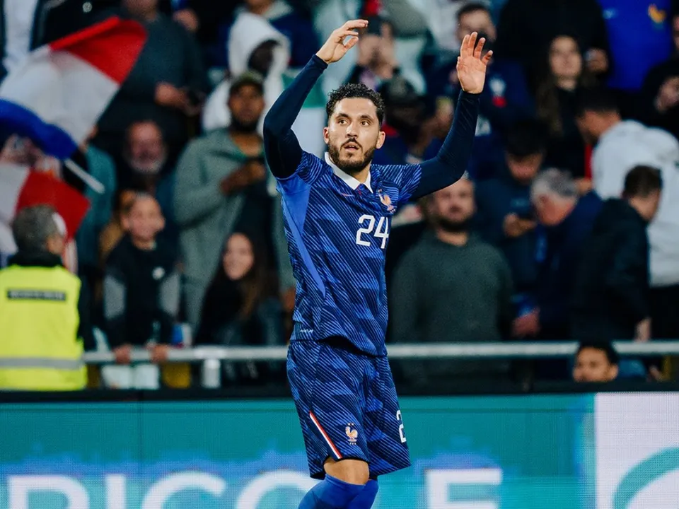 Rayan Cherki é uma das joias da Seleção da França