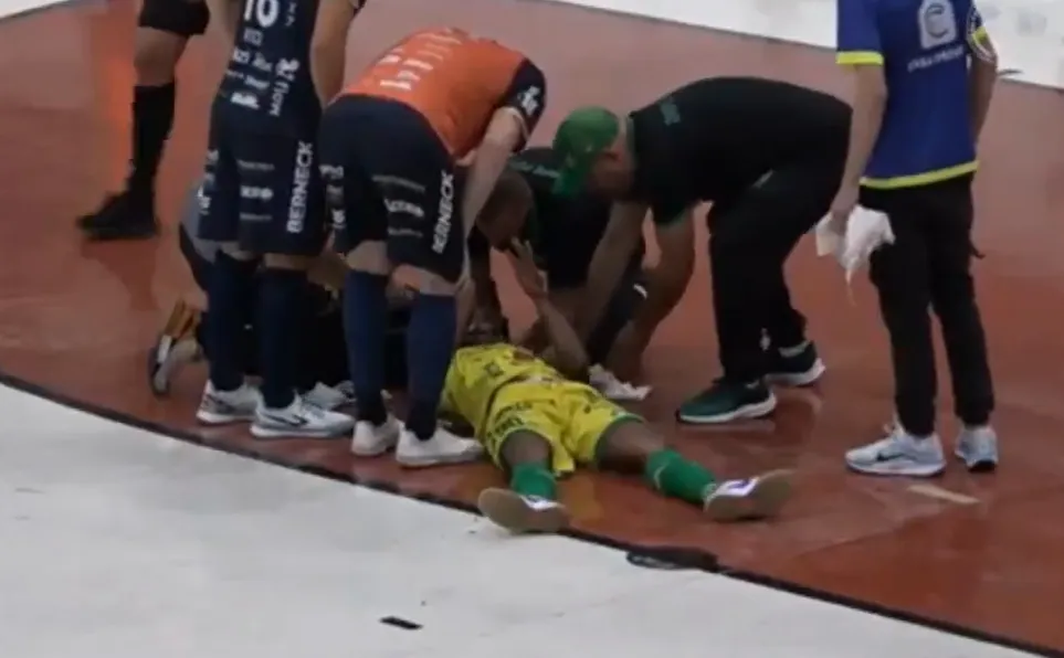 Imagens do acidente foram registradas pela transmissão da partida